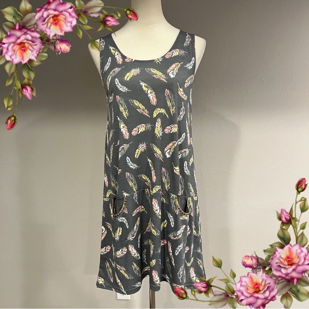 Feather Print Sleeveless mini Dress size small‎